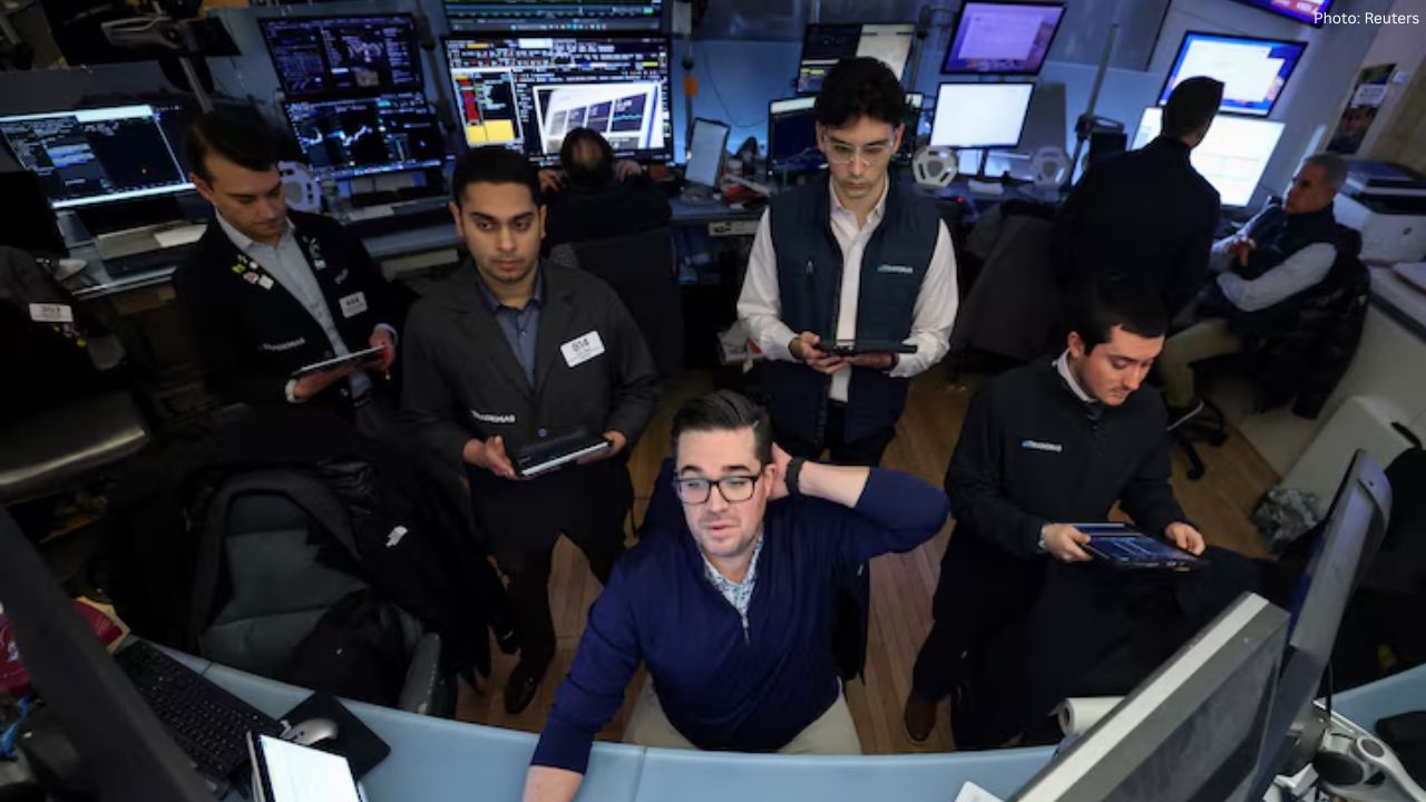 Global Markets See Mixed Trading as Investors Watch Rates, Oil and China Data