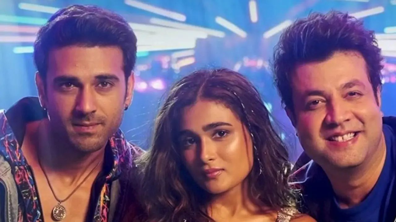 Rahu Ketu's Day 1: A Step into Bollywood Comedy