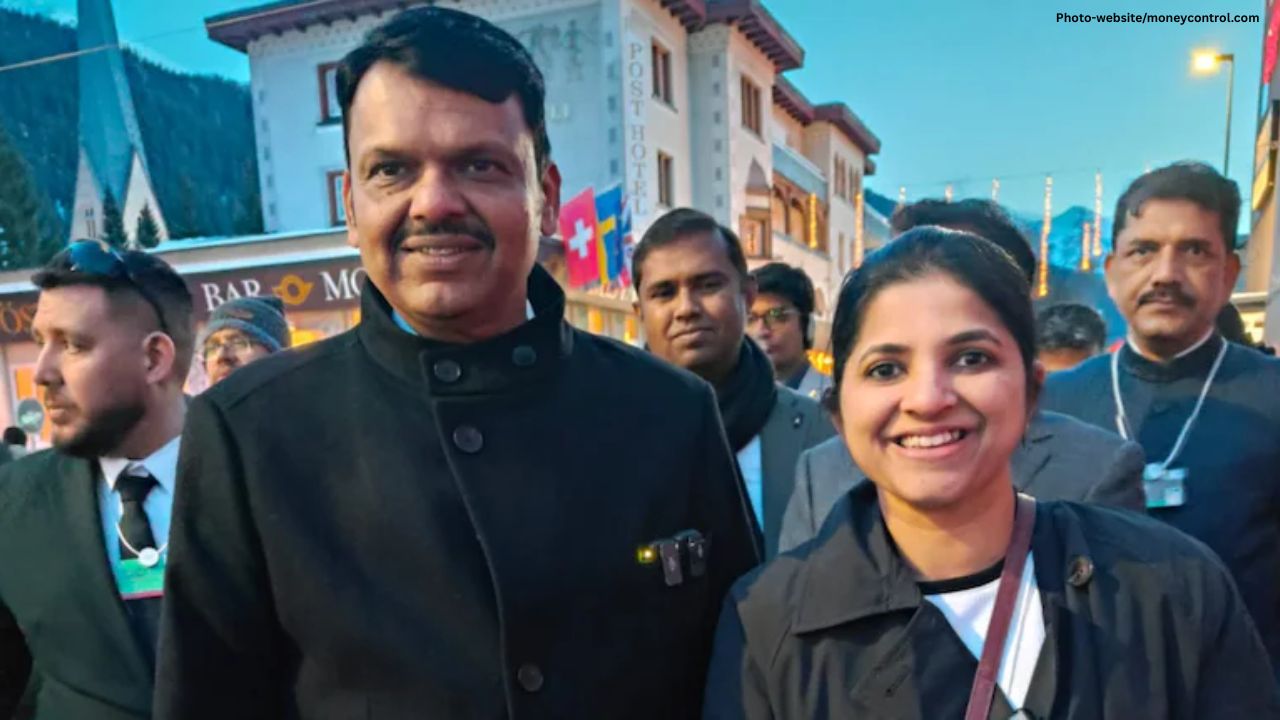 Fadnavis Expects Record Investment MoUs for Maharashtra at WEF 2026