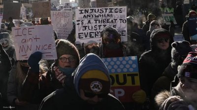Massive Turnout in Frigid Minneapolis to Oppose ICE Actions