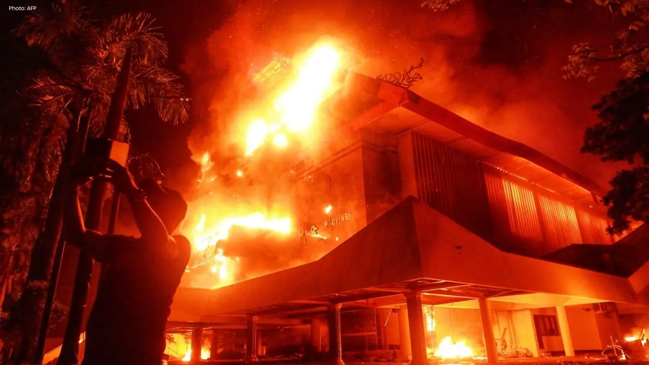 Devastating Fire Engulfs Homes and Schools in Central Indonesia