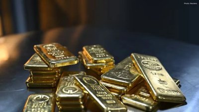 Gold Approaches $5,600 as Investors Seek Safe Havens, Silver Nears $120 Mark