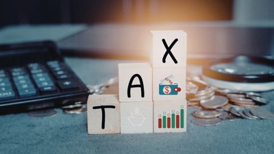 Canadians Frustrated as CRA Tax Processing Delays Persist Amid Service Challenges