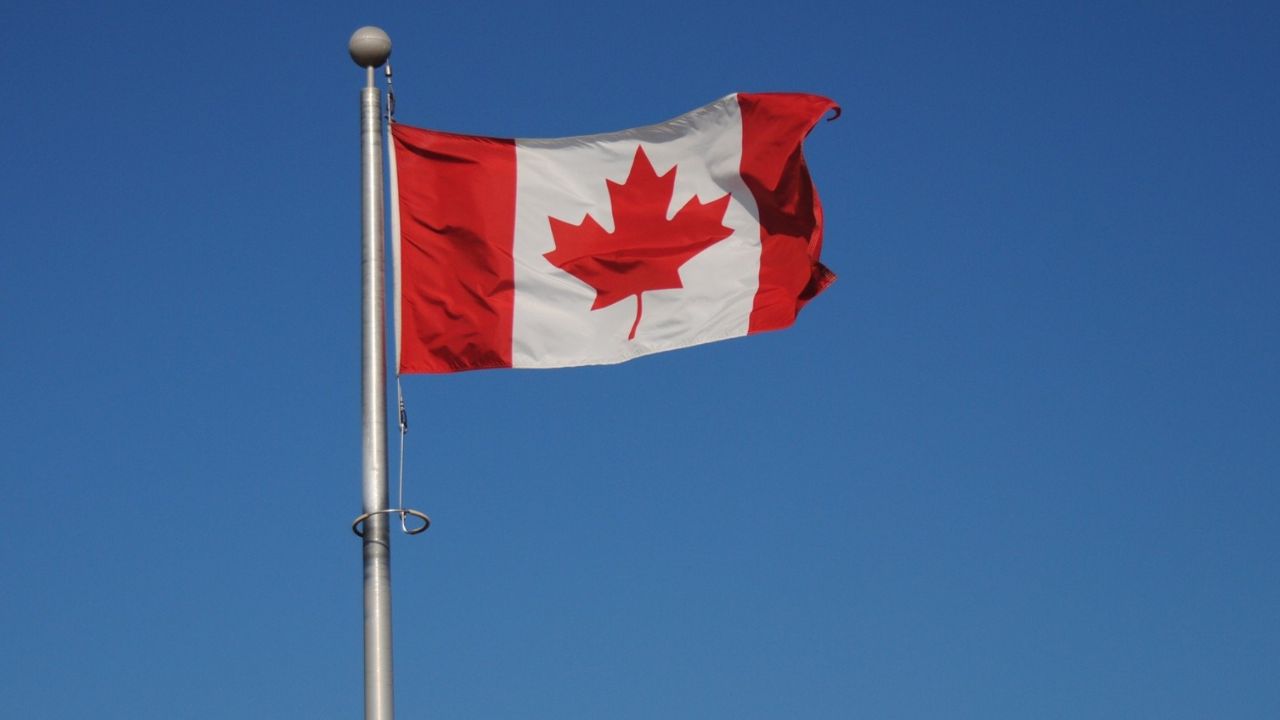 Canada Immigration Drops 19% in 2025, Indian Arrivals Fall Sharply