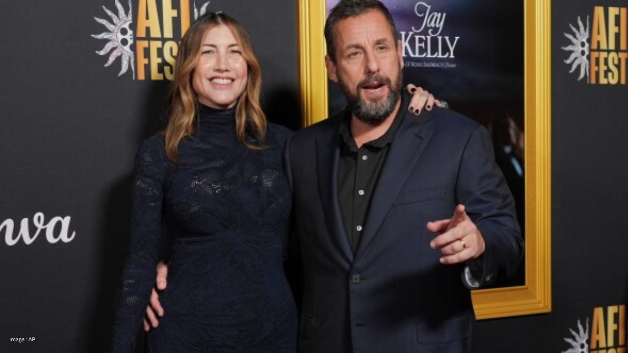 B.C. Woman Snaps Selfie With Adam Sandler at restaurant