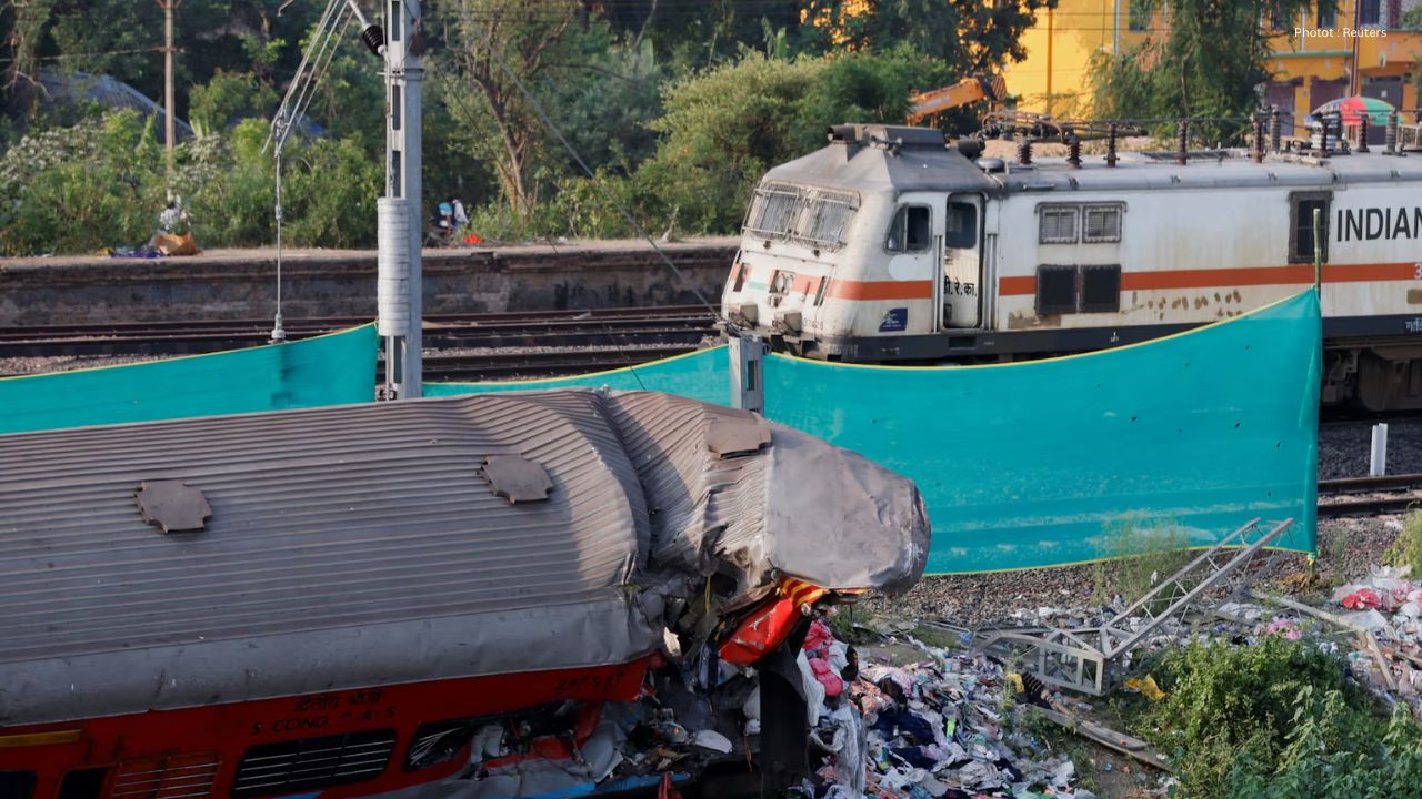 Train Derails In St. Catharines, Ont., CN Railway Investigating