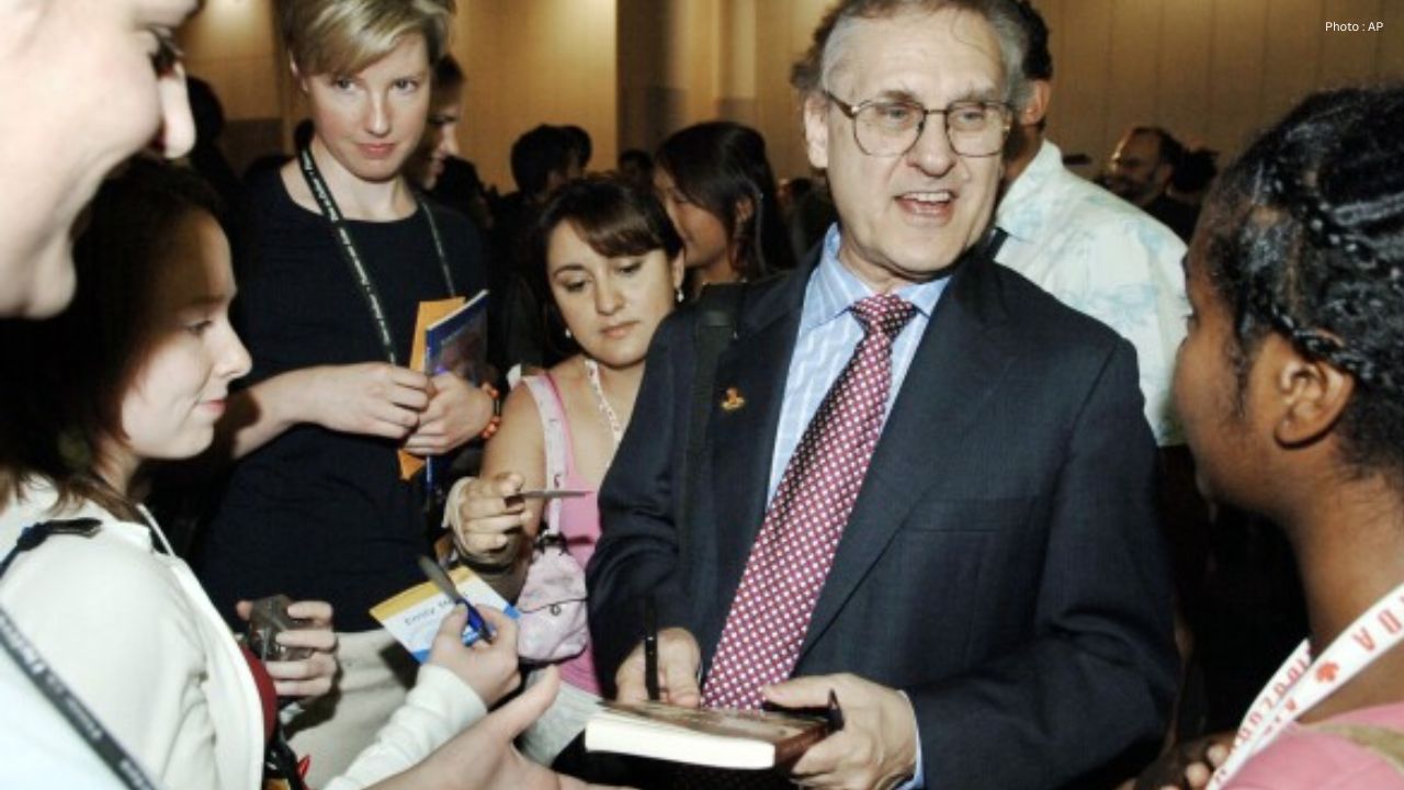 Stephen Lewis Former UN Envoy Dies At Age 88