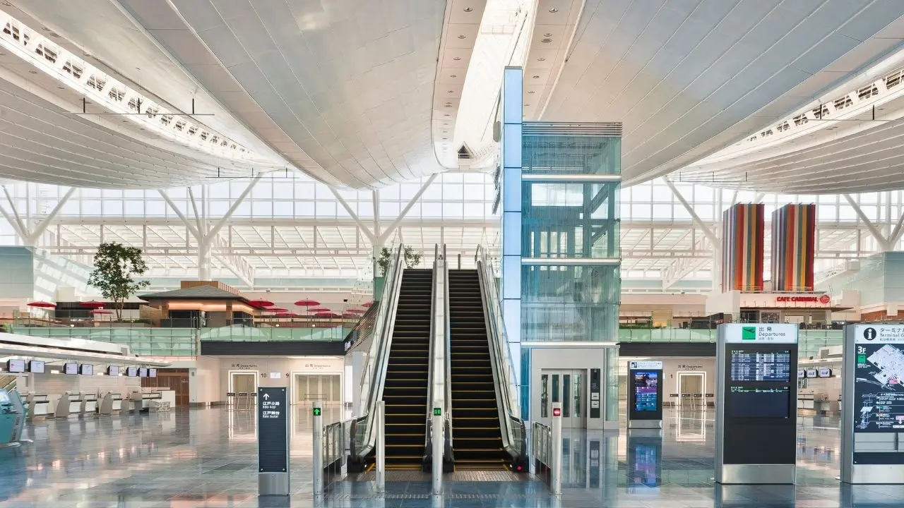 UAE Detains British Flight Attendant for Airport Drone Strike Image