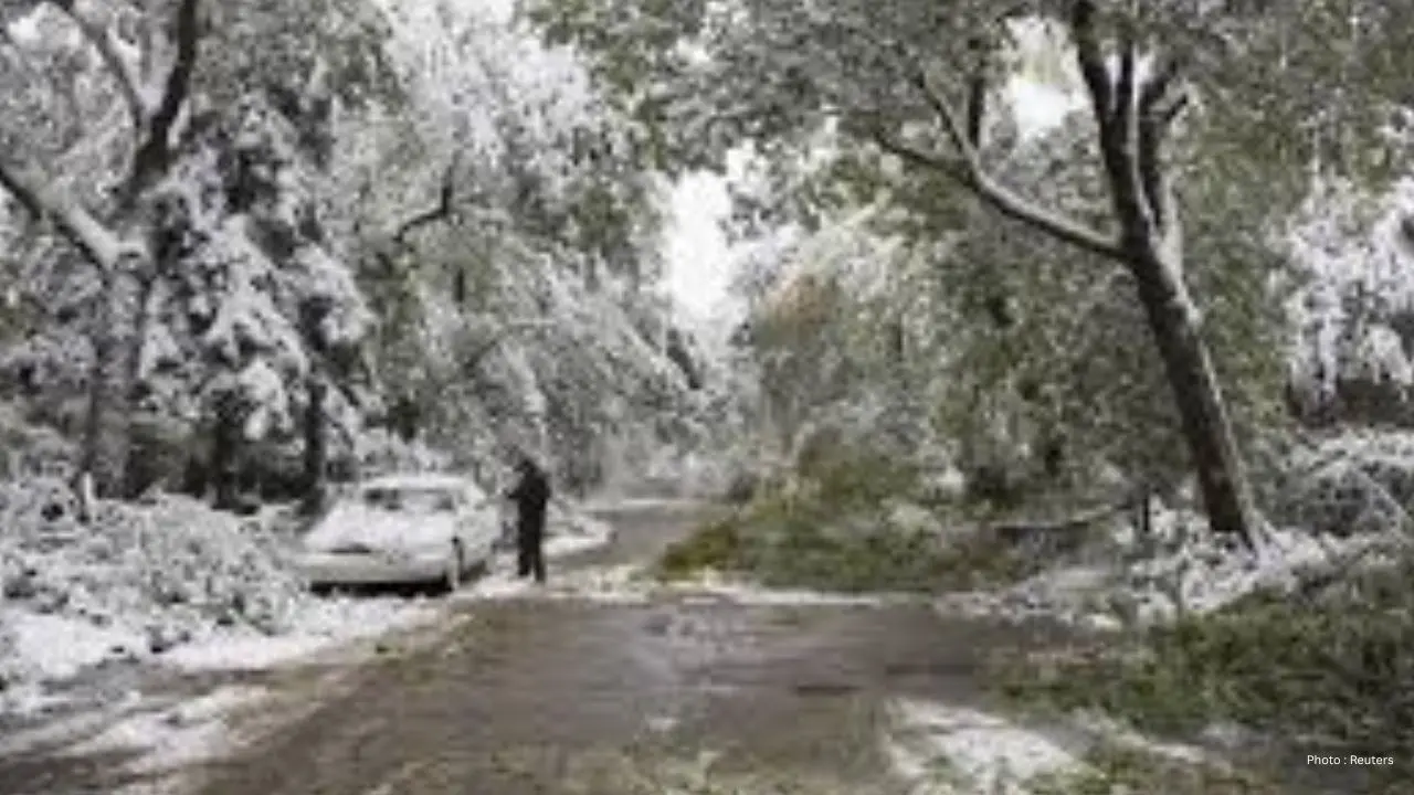 Late-Season Alberta Clipper To Bring Snow To Manitoba