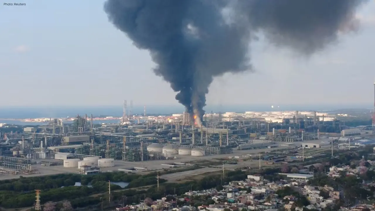 Pemex Manages Fire at Dos Bocas Refinery: No Injuries Reported