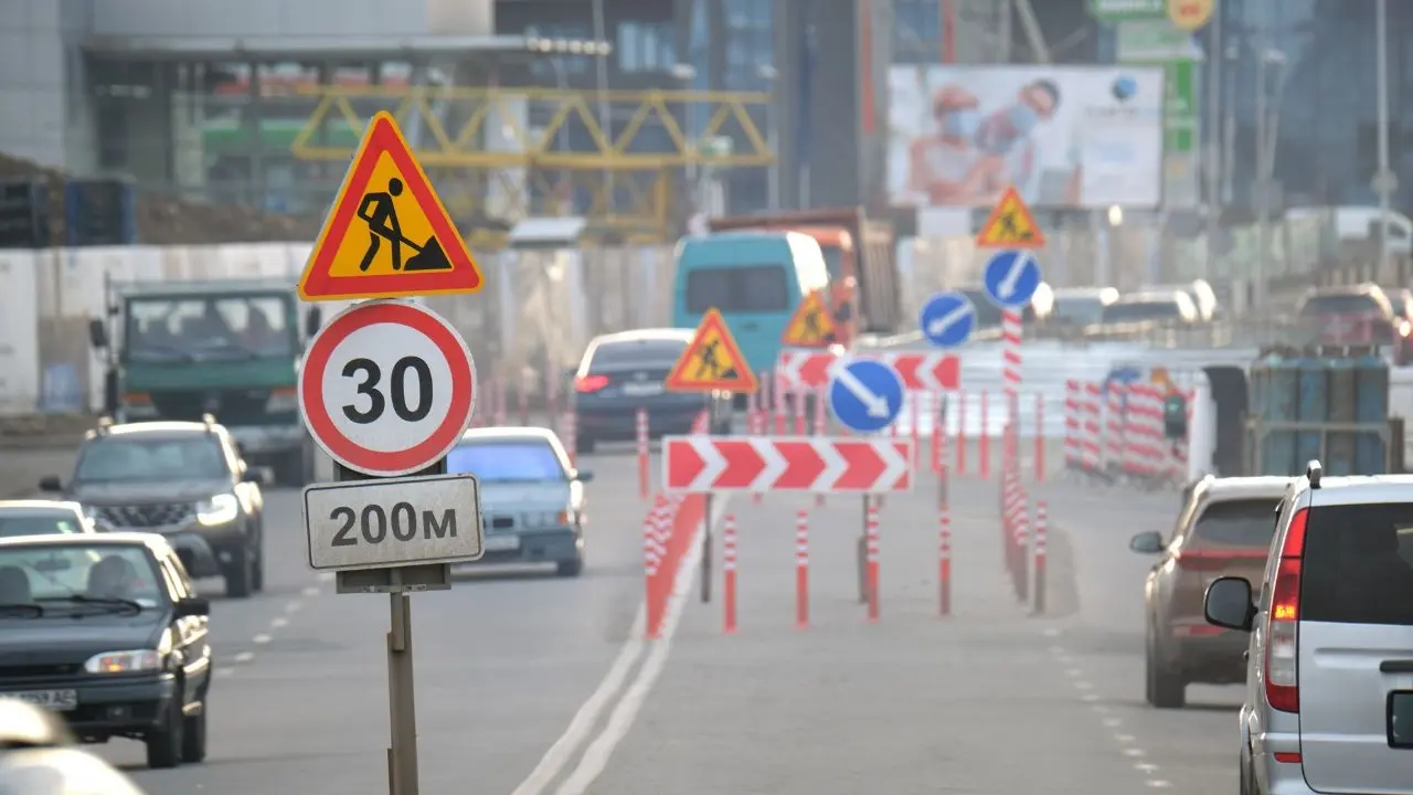 Construction Halted on Rama II Road for Songkran Festivities