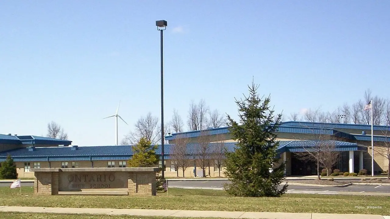 Ontario To Link Attendance With High School Grades