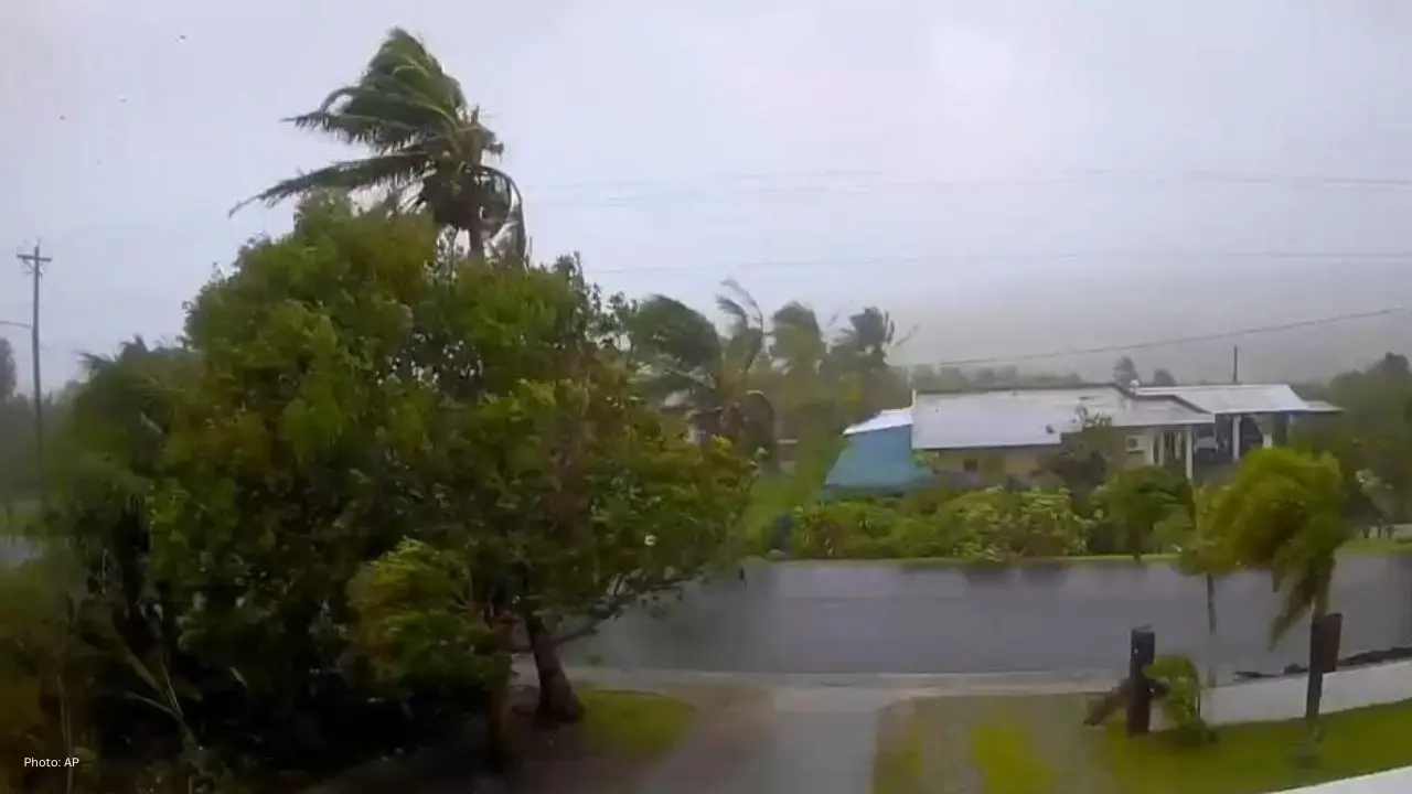 Super Typhoon Sinlaku Hits U.S. Islands With Strong Winds