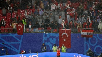 Fans Throw Beer As Cougars Penalized In WHL Game