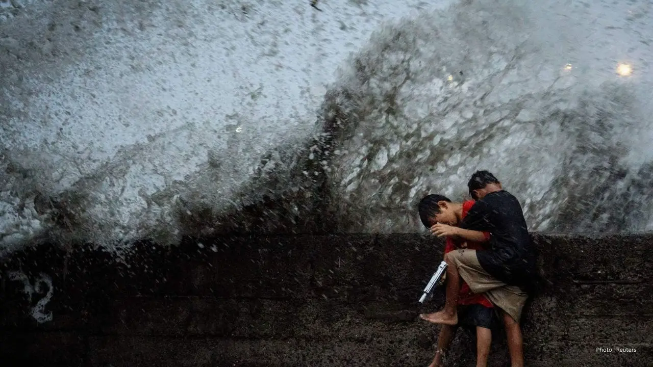 Flood Warning Updated As Whitson River Overflows