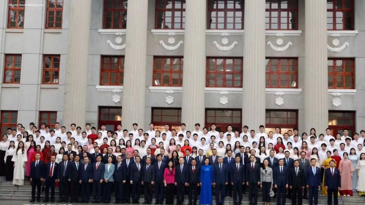 To Lam Explores Historic Vietnam-China Collaboration Site