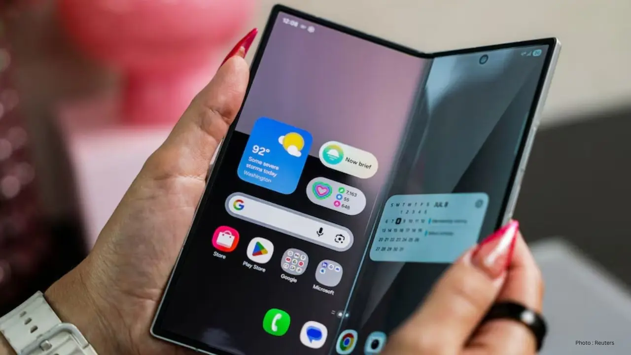 Samsung Rolls Out One UI 8.5 Beta 3 for Fold Flip