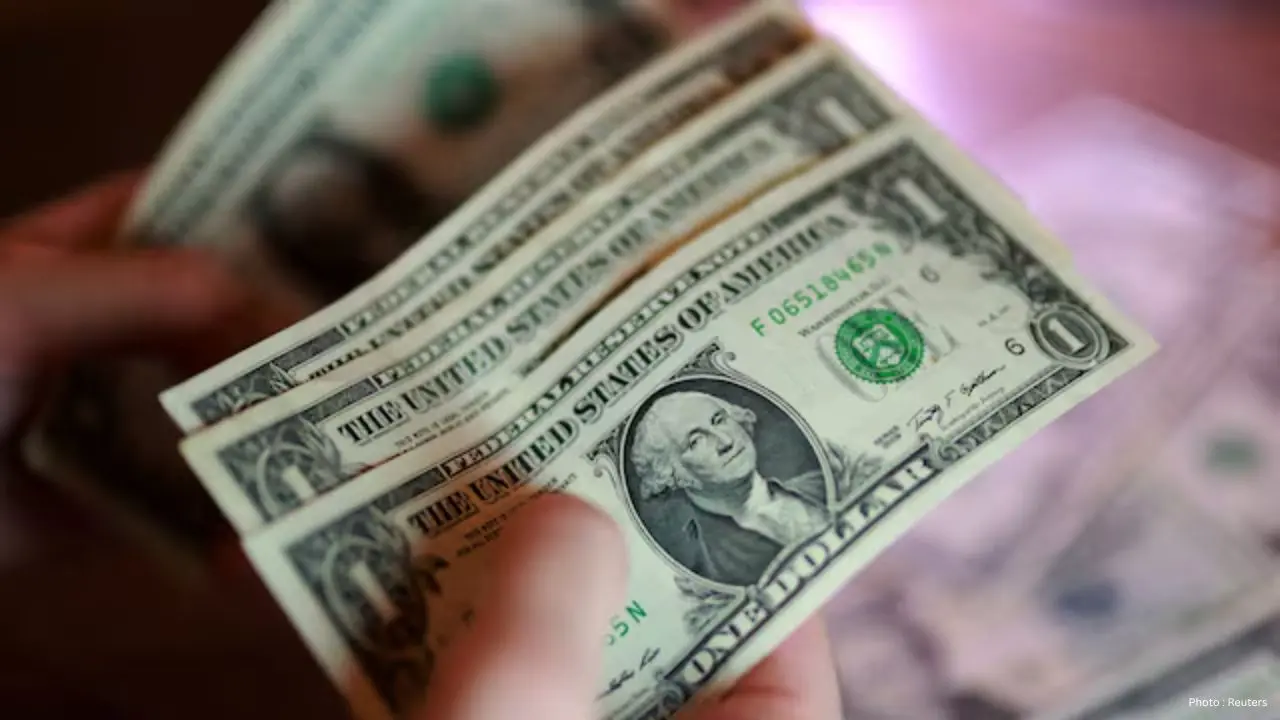 US Dollar Strengthens Amid Rising Middle East Tensions and Hormuz Disruptions