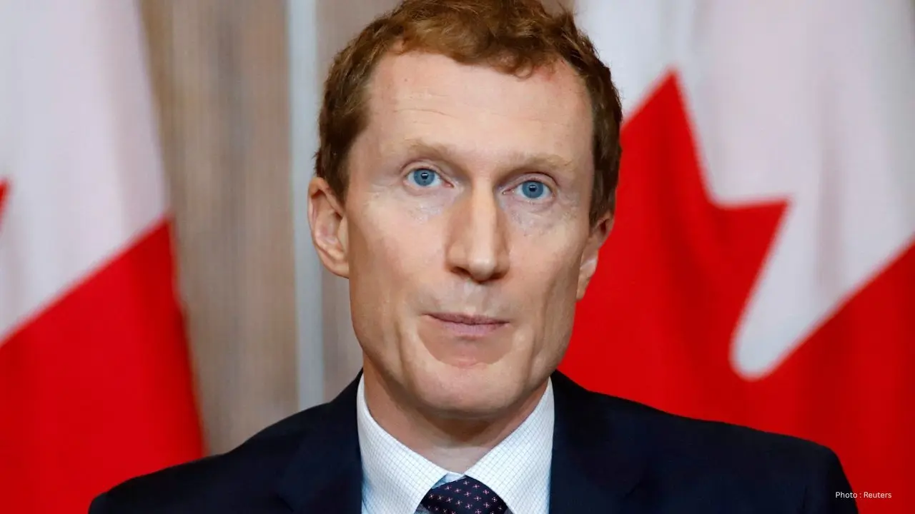 Immigration Minister faces Backlash Over Influencer Talk