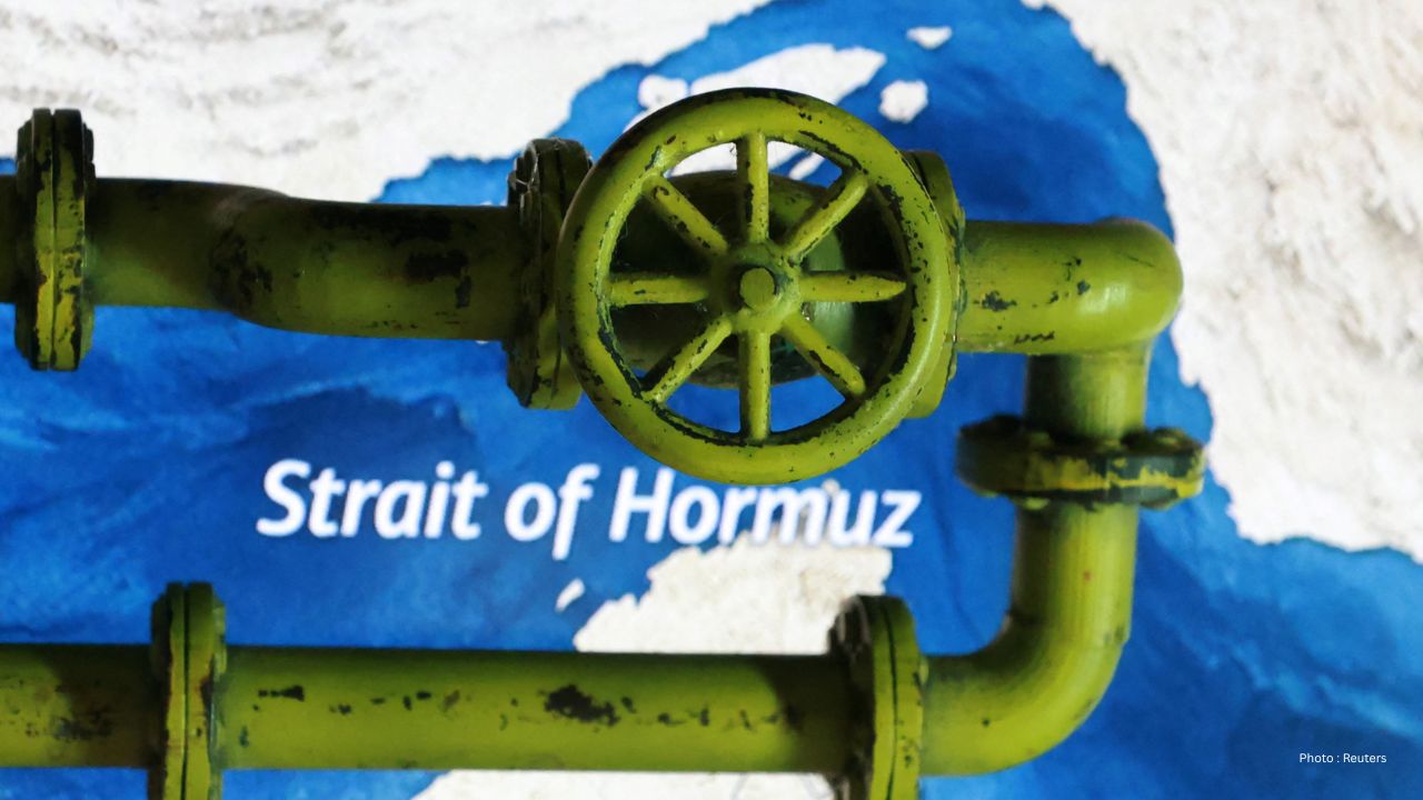 Oil Exporters Seek Routes Beyond Hormuz Amid Crisis