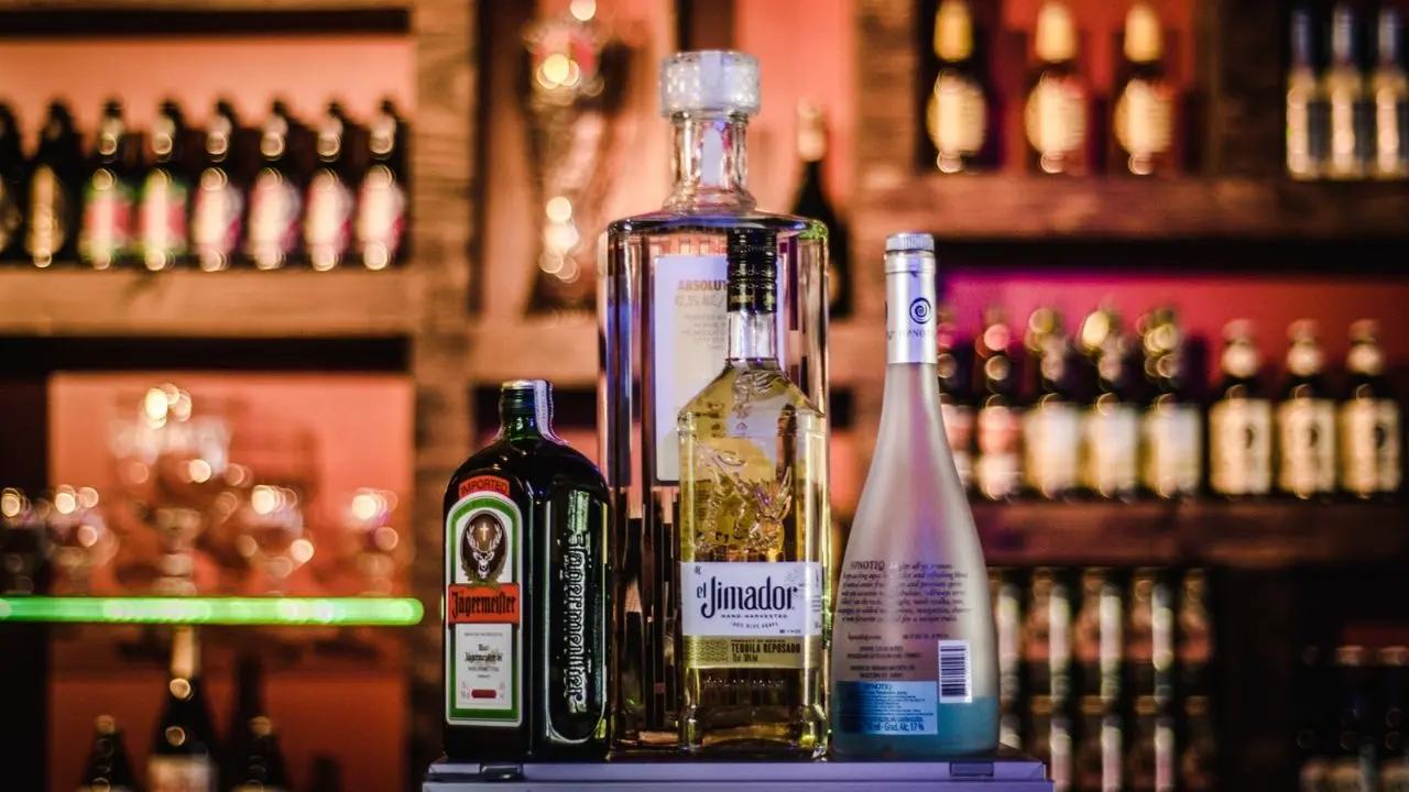 Vietnam's Finance Ministry Proposes Self-Printed Tax Stamps for Alcohol and Tobacco