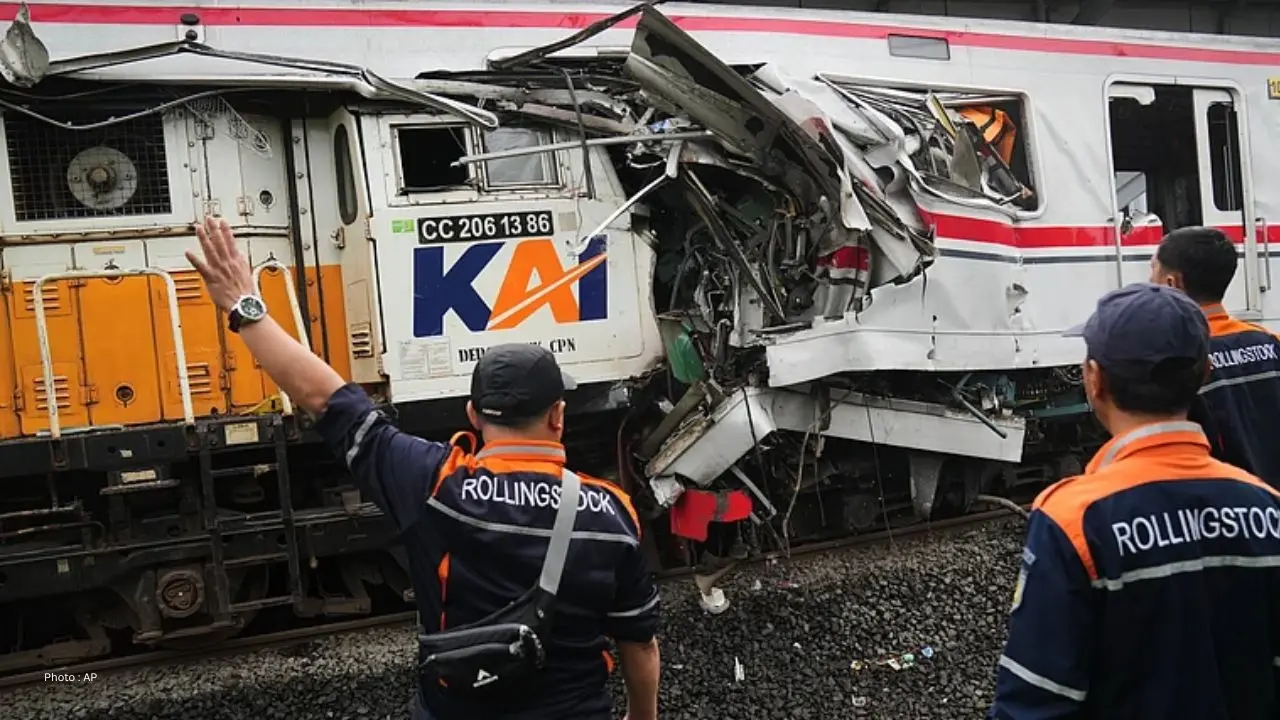 14 Dead  Dozens Injured After Jakarta Train Crash