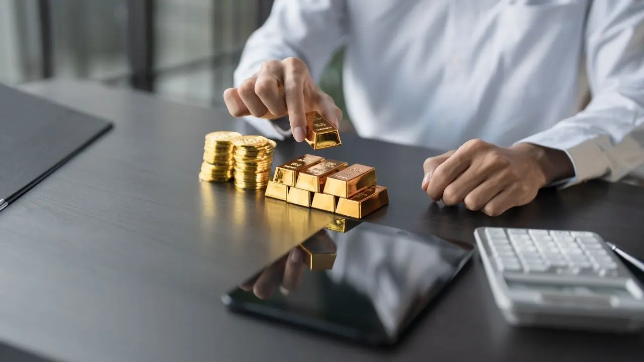 Gold Prices in Dubai Drop for Third Consecutive Day Amid Global Trends