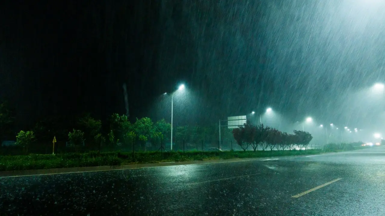 Severe Thunderstorm Warning Issued for Malaysia Regions