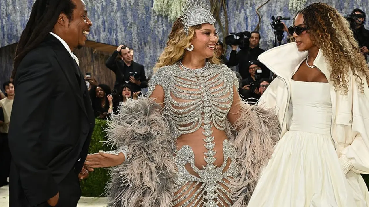 Met Gala 2026 Red Carpet  Beyoncé Stuns In Skeleton Gown  Sabrina Arrives In Dress Made Of Film Reels