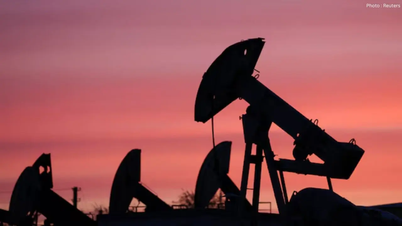 US Crude Oil Prices Experience Minor Decline Amid Persistent Supply Challenges