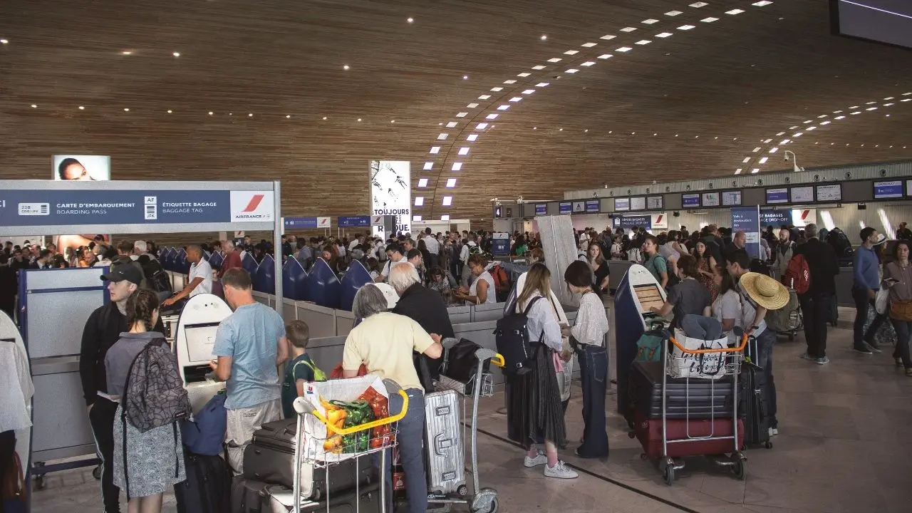 China's Holiday Travel Hits New Heights Amid Visa-Free Growth
