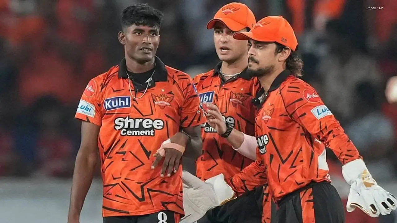 SRH Go Top As IPL 2026 Playoff Race Heats Up