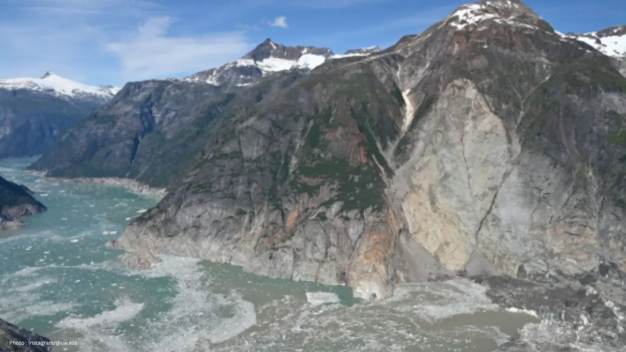 Satellites Capture The Second Largest Tsunami In Recorded History  Caused By The Collapse Of An Alaskan Mountain