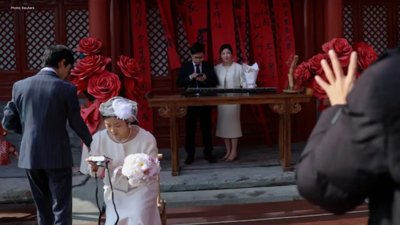 China's Marriage Rates Plummet to Record Low