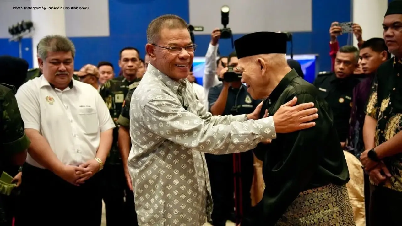 Malaysia's Home Minister Refutes Citizenship Allegations