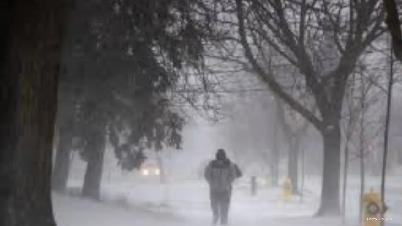 Cool Temperatures  Rain And 50-80 km/h Wind Gusts To Hit Edmonton  Snow Possible for May long Weekend
