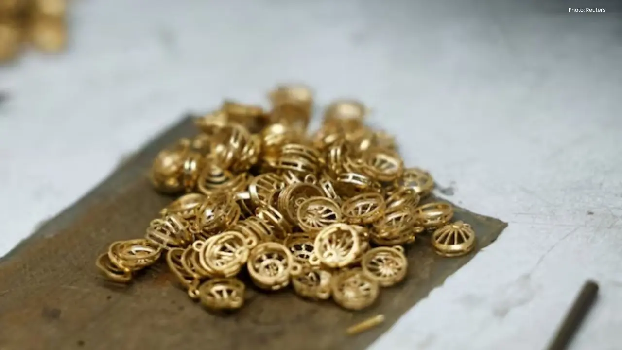 Record Gold Discounts Emerge in India Following Import Tax Rise