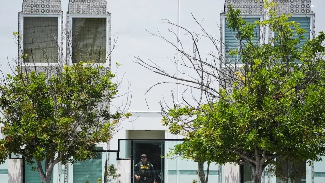 Teenage Gunmen Open Fire On San Diego Mosque  Killing 3 Men And Then Themselves