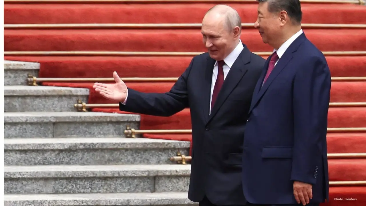Putin Arrives In Beijing With Entourage Of Ministers And CEOs