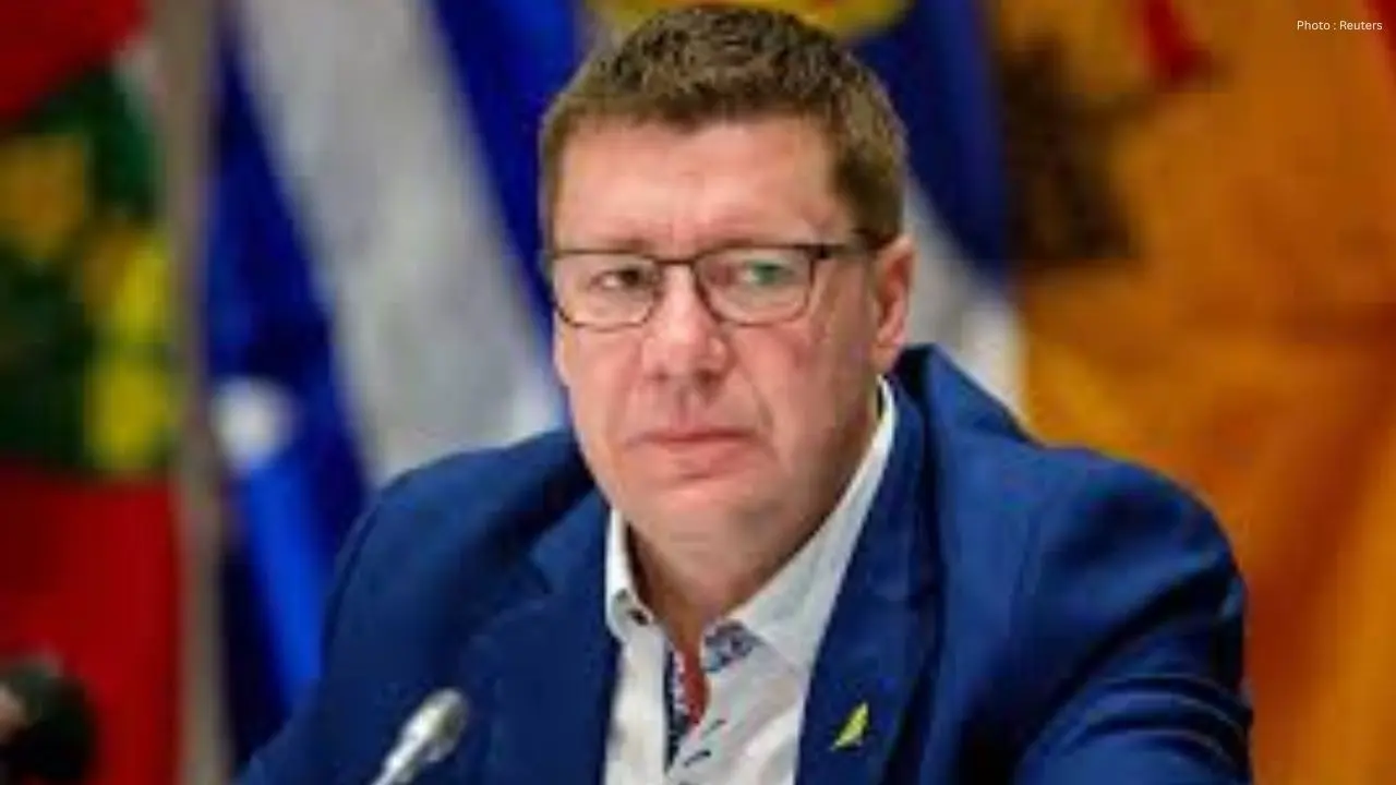 Saskatchewan open to talks on industrial carbon tax refining  the deal struck with Alberta Moe says