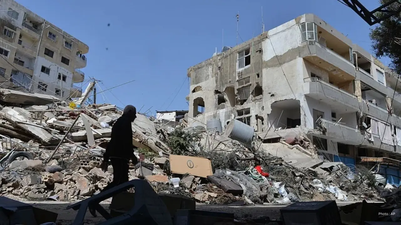 Israeli Strikes On Southern Lebanon Turn Deadly  19 Killed Including Women And Children  Officials Say