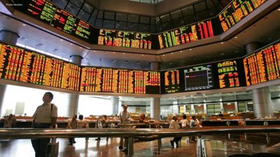 Bursa Malaysia Declines Amid Global Market Anxiety
