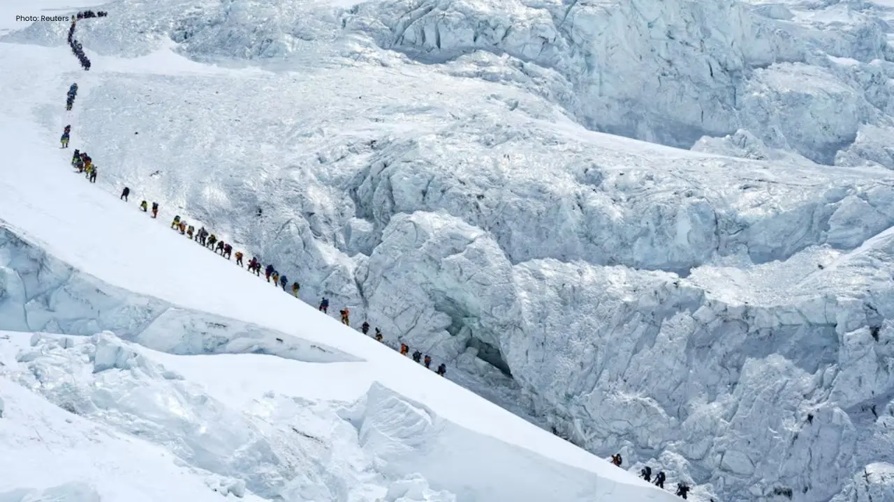 Mount Everest Sets New Single-Day Record with 274 Climbers