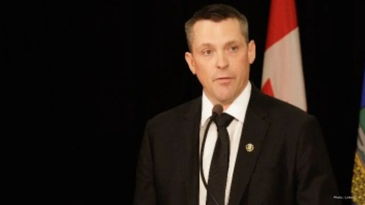 Braid  Two Ministers Quit Smith Will Talk Referendum On TV  legislature Committee Erupts
