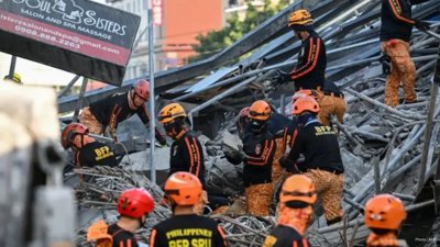 Death Toll Rises To four In Philippines Building Collapse  17 missing