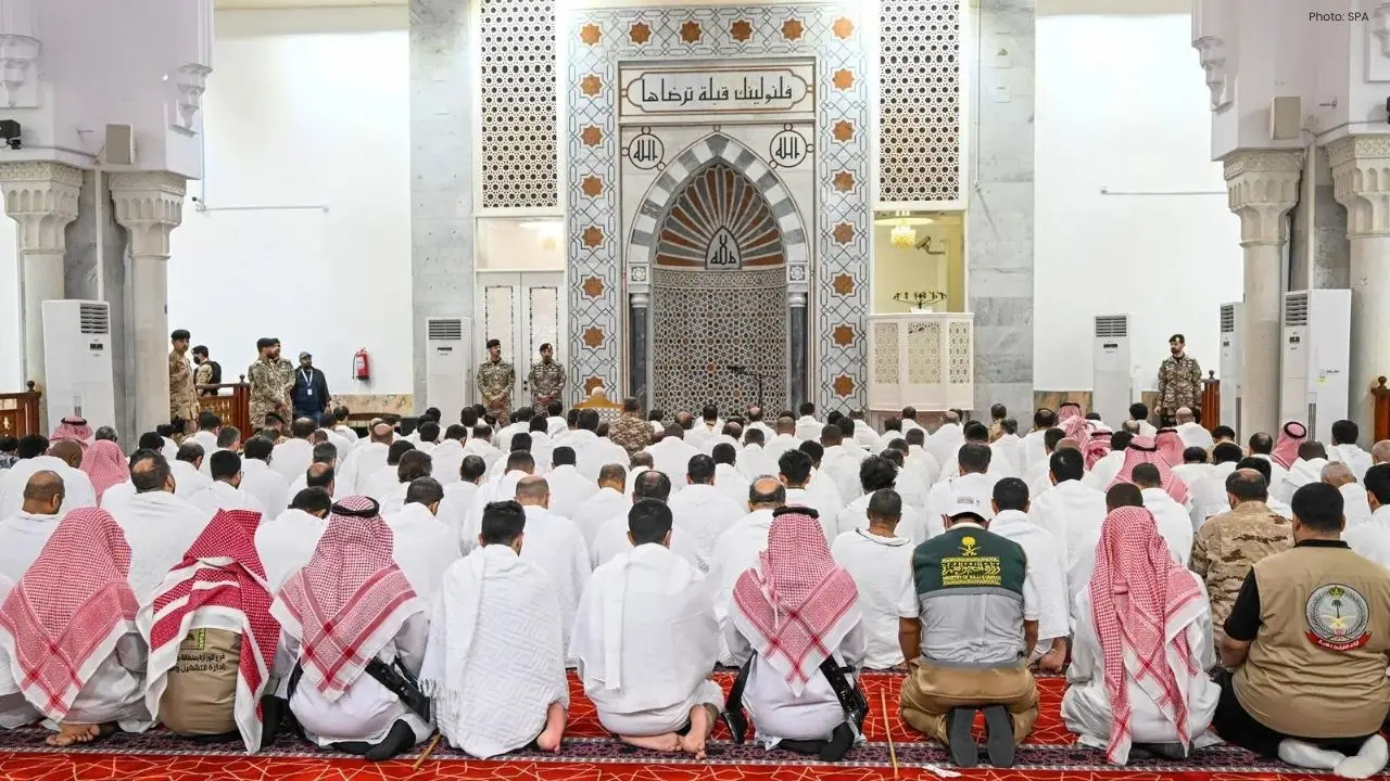 Imam Al-Hudhaifi's Arafah Sermon Promotes Unity at Namirah Mosque
