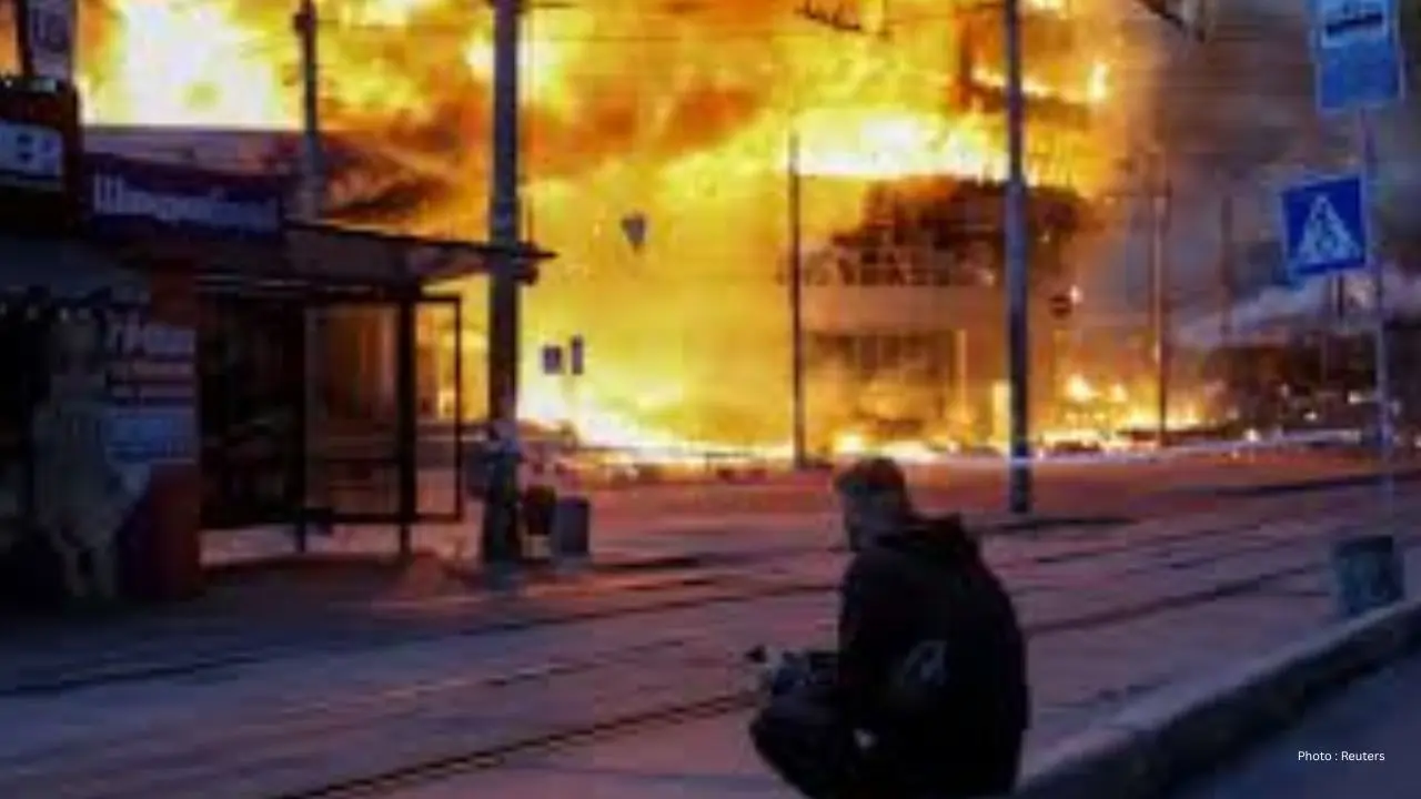 Russia Threatens More Strikes On Kyiv  Urges Foreigners To Leave