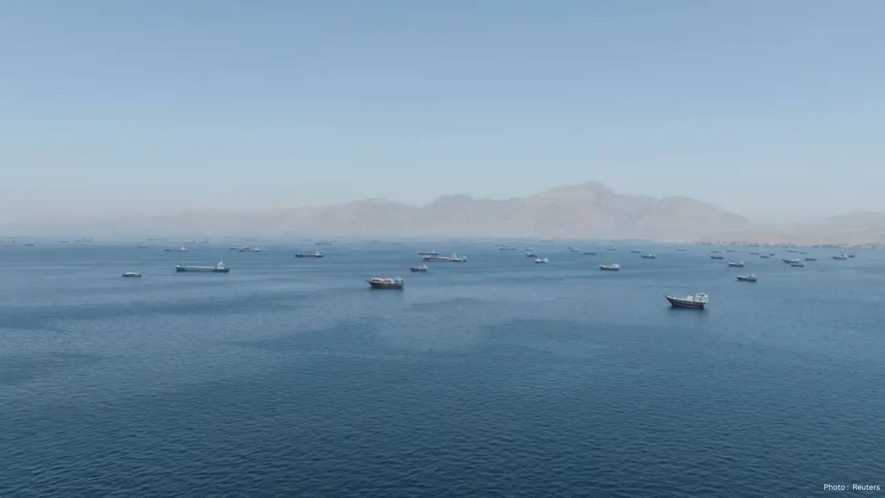 Iran Hints at Reopening Strait of Hormuz Amid US Deal Talks