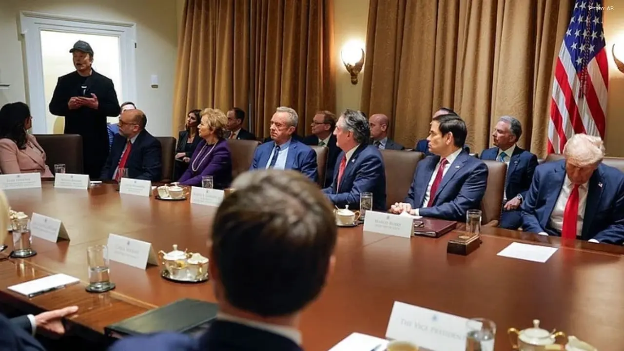 Trump To Convene Cabinet Amid Rising Tensions With Iran