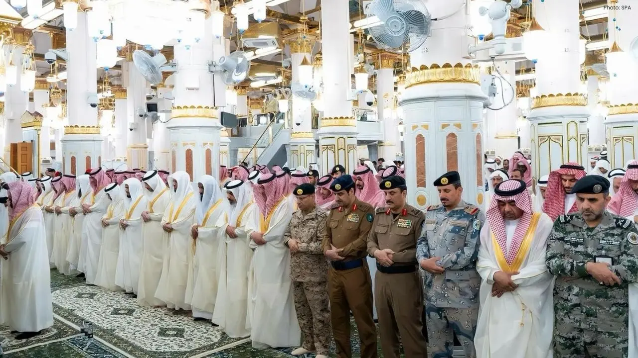 Massive Gathering for Eid Al-Adha Prayers at the Prophet’s Mosque